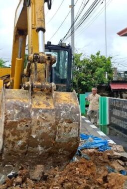 Pemerintah kabupaten Barito Utara Mulai Tahap Pembongkaran Awal Pelebaran Jalan Yetro Sinseng