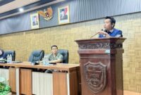 Wakil Bupati Barito Utara Felix Sonadie Y. Tingan menyampaikan sambutan saat menghadiri Rapat Anggota Tahunan (RAT) Tahun Buku 2025 Koperasi Kelurahan Merah Putih Lanjas di Aula Sekretariat Daerah Kabupaten Barito Utara, Kamis (29/1/2026)