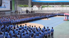 Ratusan Aparatur Sipil Negara (ASN) Kabupaten Barito Utara mengikuti apel gabungan awal tahun yang dipimpin Bupati Barito Utara H. Shalahuddin di Arena Tiara Batara, Muara Teweh, Jumat, 2 Januari 2026.