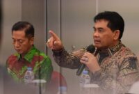 Bupati Barito Utara, H. Shalahuddin, S.T., M.T., memberikan arahan saat memimpin rapat konsolidasi teknis percepatan finalisasi desain Jembatan Sikan-Tumpung Laung, Jembatan Lemo, dan Jembatan Lahei di Jakarta, Kamis (22/1/2026).