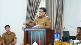 Bupati Barito Utara H. Shalahuddin, S.T., M.T. menyampaikan sambutan saat Musyawarah Perencanaan Pembangunan (Musrenbang) RKPD Tahun 2027 Kecamatan Teweh Selatan di Aula Kecamatan Teweh Selatan, Senin (9/2/2026).