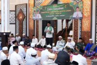 Bupati Barito Utara H. Shalahuddin, S.T., M.T. menyampaikan sambutan pada kegiatan Safari Ramadan 1447 H/2026 M Pemerintah Kabupaten Barito Utara di Masjid Al Arafah, Kelurahan Lanjas, Kecamatan Teweh Tengah, Muara Teweh, Kamis (12/3/2026).