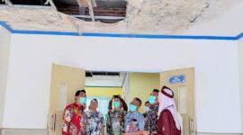 Bupati Barito Utara H. Shalahuddin bersama Wakil Bupati Barito Utara Felix Sonadie Y. Tingan meninjau area layanan dan progres perbaikan fisik di RSUD Muara Teweh, Muara Teweh, Kamis (19/2/2026).