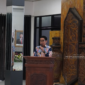Kepala Dinas Kesehatan Kabupaten Barito Utara, Simamoraturahman, S.E., M.S., menyampaikan sambutan pada kegiatan Seminar Ilmiah dan Pelantikan Pengurus Ikatan Dokter Indonesia (IDI) Cabang Barito Utara Masa Bakti 2025–2028 di GPJ Balai Antang Muara Teweh, Minggu (24/5/2026), dalam rangka memperkuat sinergi IDI dan pemerintah daerah dalam peningkatan kualitas pelayanan kesehatan masyarakat. (Foto: Sukmarani/infomuarateweh.com.)
