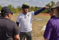 Bupati Barito Utara, H. Shalahuddin, memberikan arahan kepada kepala OPD usai meninjau lokasi Batara Expo dan car free day, Sabtu (20/6/2026).