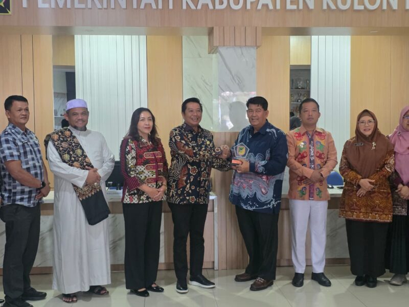 Wakil Bupati Barito Utara, Felix Soenadi Y. Tingan saat kegiatan kaji tiru di Kantor Pemkab Kulon Progo, Jumat (7/8/2026). (Foto: infomuarateweh/Ho Diskominfosandi Barito Utara)