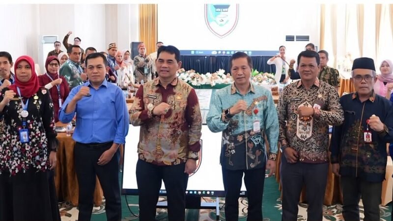 Bupati Barito Utara, H. Shalahuddin, memimpin rapat teknis percepatan rehabilitasi RSUD Muara Teweh, Rabu (21/4/2026).