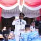 Bupati Barito Utara, H. Shalahuddin, membacakan amanat Mendagri pada apel gabungan Hari Otonomi Daerah ke-30, Senin (27/4/2026).
