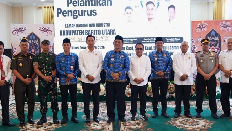Bupati Barito Utara, H. Shalahuddin, menghadiri pelantikan pengurus KADIN Barito Utara periode 2026–2031 di rumah jabatan bupati, Senin (18/5/2026).