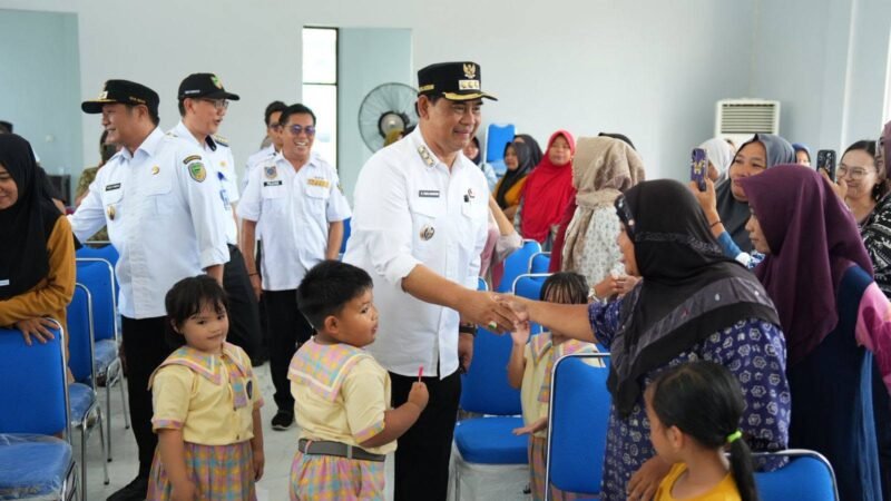 Bupati Barito Utara, H. Shalahuddin, mengajak masyarakat memanfaatkan Gerakan Pangan Murah On The Road di Desa Kandui, Rabu (20/5/2026)