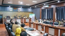 Pemerintah Kabupaten Barito Utara menggelar Rapat Koordinasi dan Silaturahmi jajaran direksi PD Batara Membangun, PT MGE, dan perusahaan se-Barito Utara, Selasa (26/5/2026).